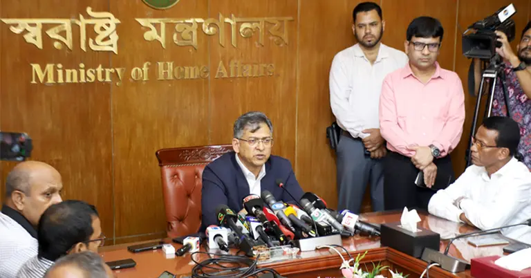 প্রেস ব্রিফিংয়ে স্বরাষ্ট্রমন্ত্রী